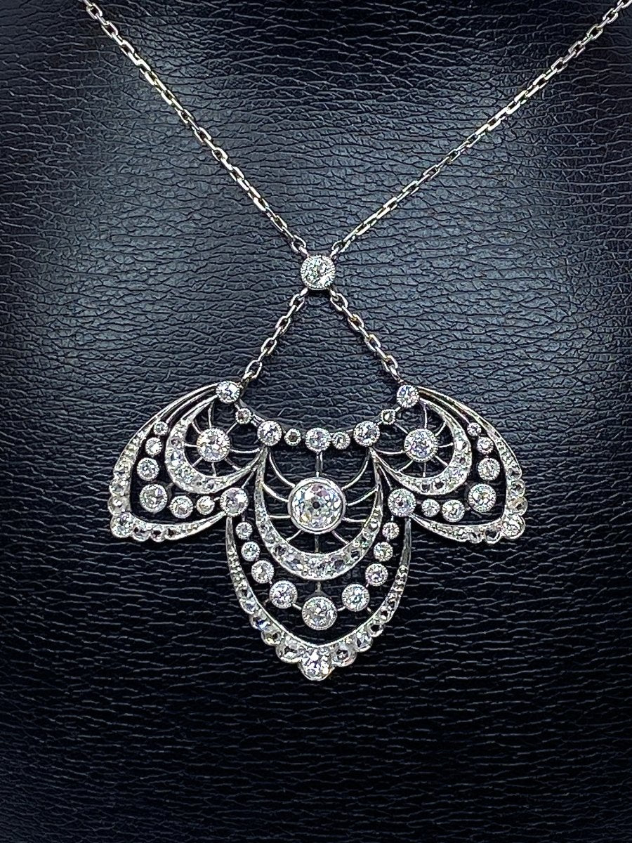 Collier pendentif en platine, diamants, époque 1900 - Castafiore