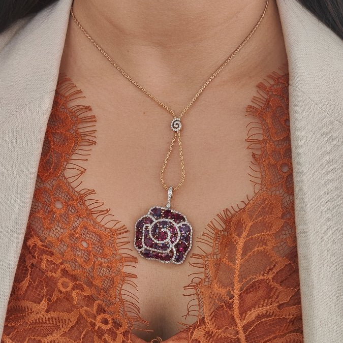 Collier pendentif fleur en or rose, pierres fines et diamants - Castafiore