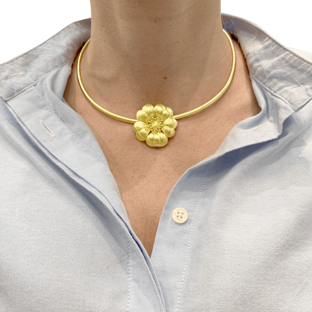 Necklace Lalaounis "Fleur" in yellow gold.