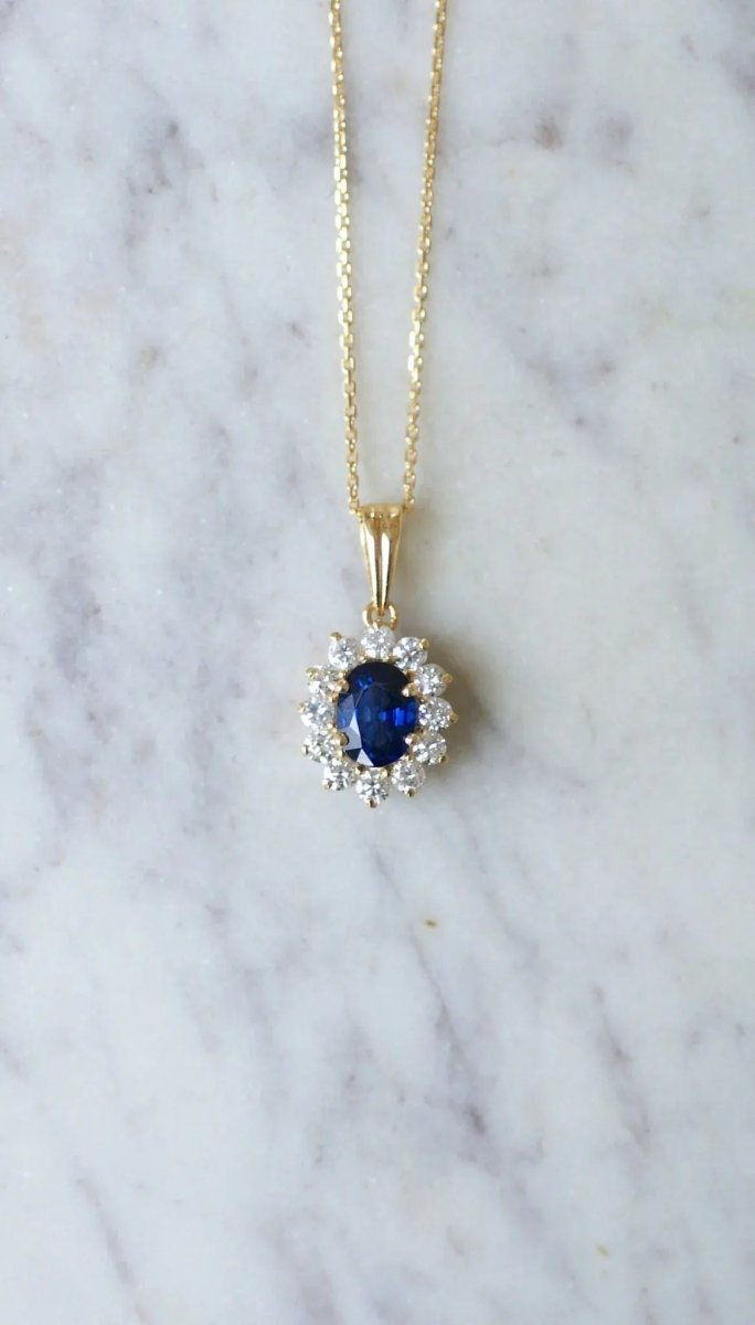 Collier pendentif marguerite saphir et diamants - Castafiore
