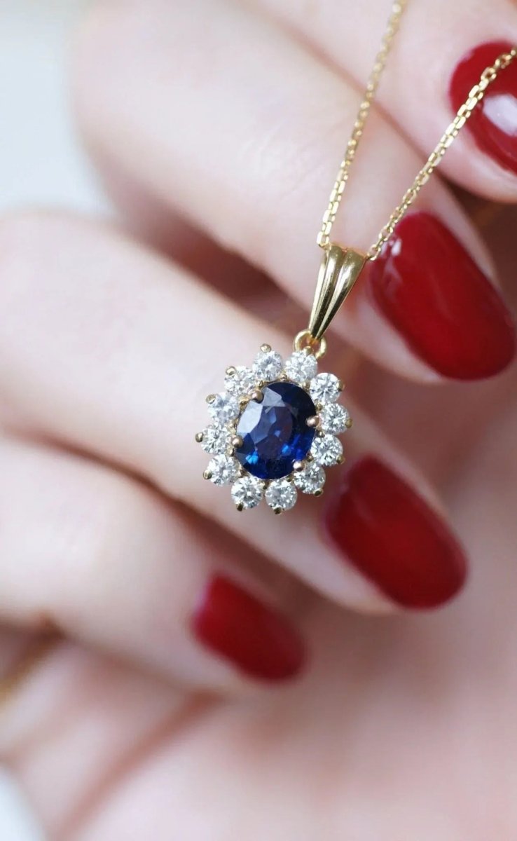 Collier pendentif marguerite saphir et diamants - Castafiore