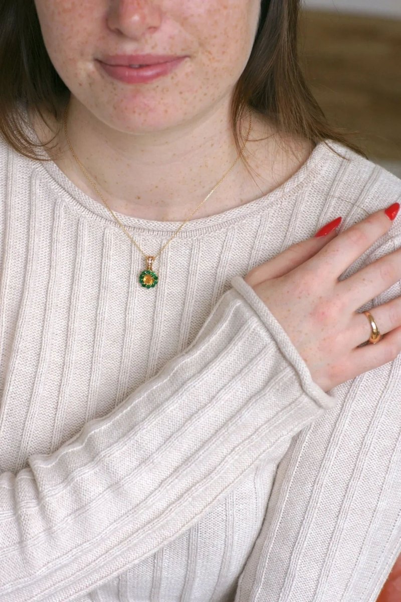 Collier Pendentif Marguerite Saphir Jaune et Emeraudes - Castafiore