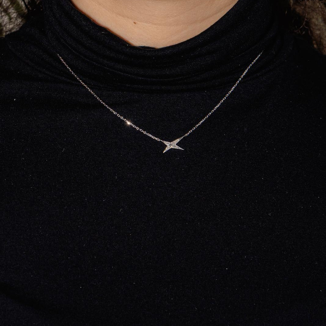 Collier Pendentif MAUBOUSSIN "French Valentine" en or blanc et diamants - Castafiore