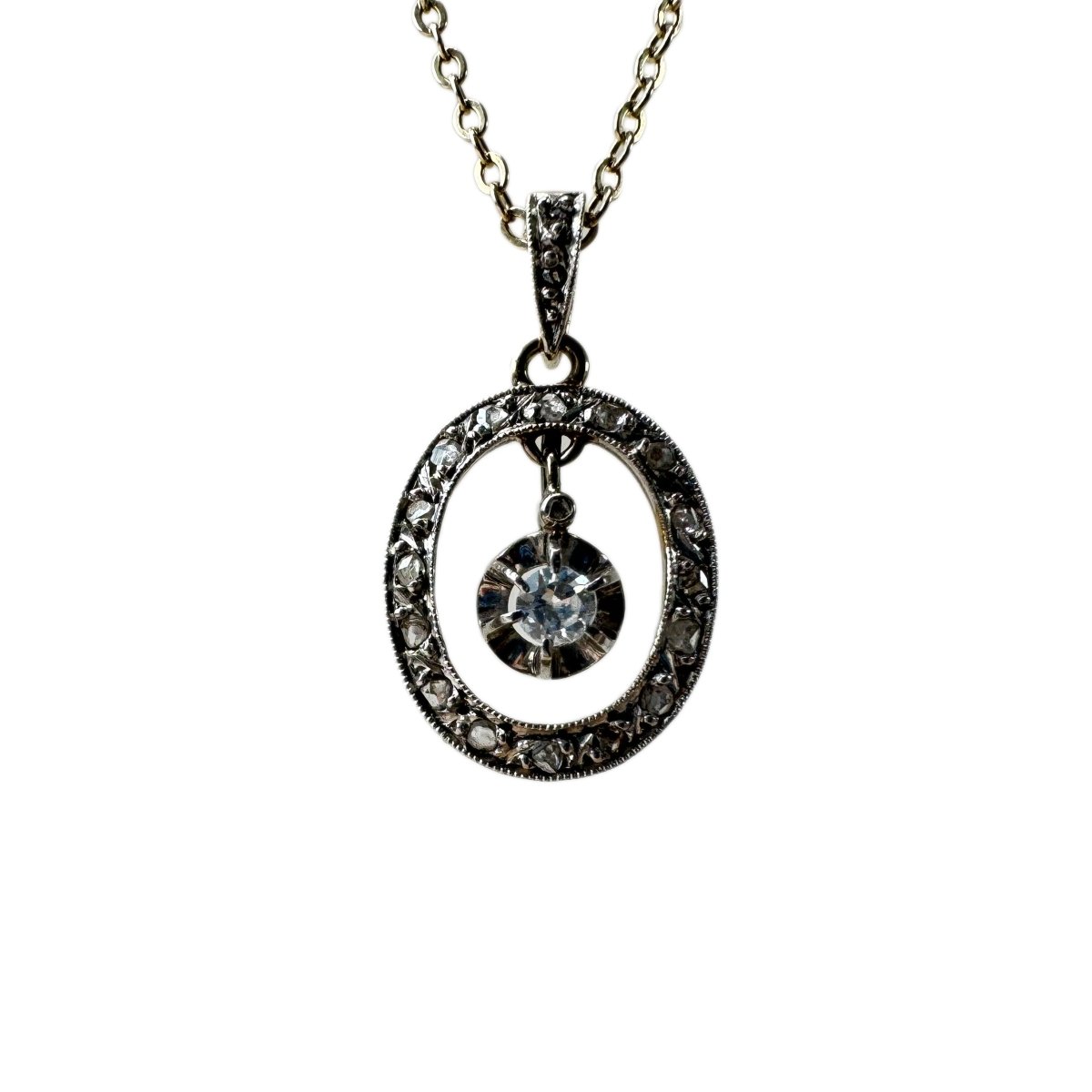 Collier Pendentif or blanc, platine et diamants - Castafiore