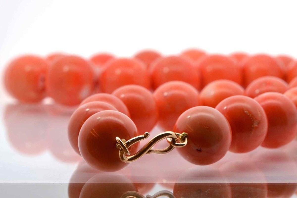 Collier perles de corail - Castafiore