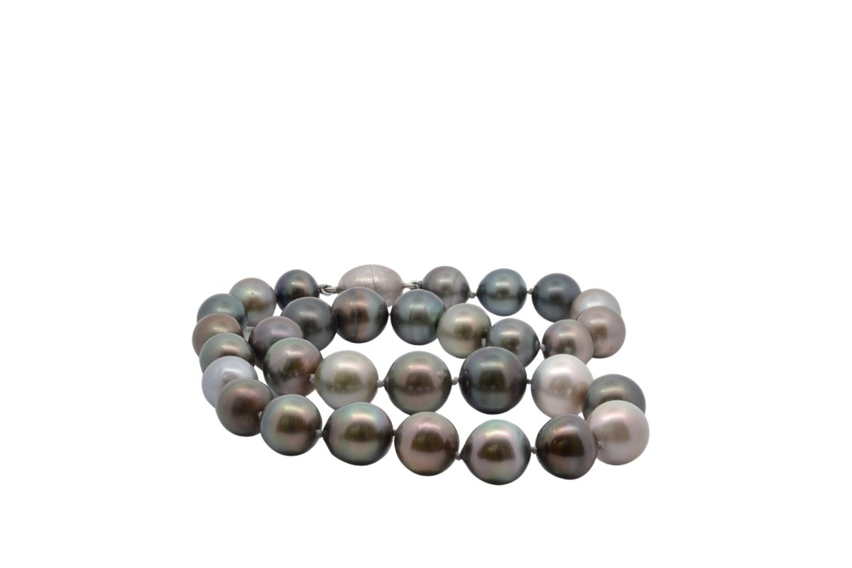 Necklace Tahitian cultured pearls