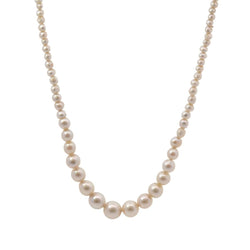 Necklace in fine pearls