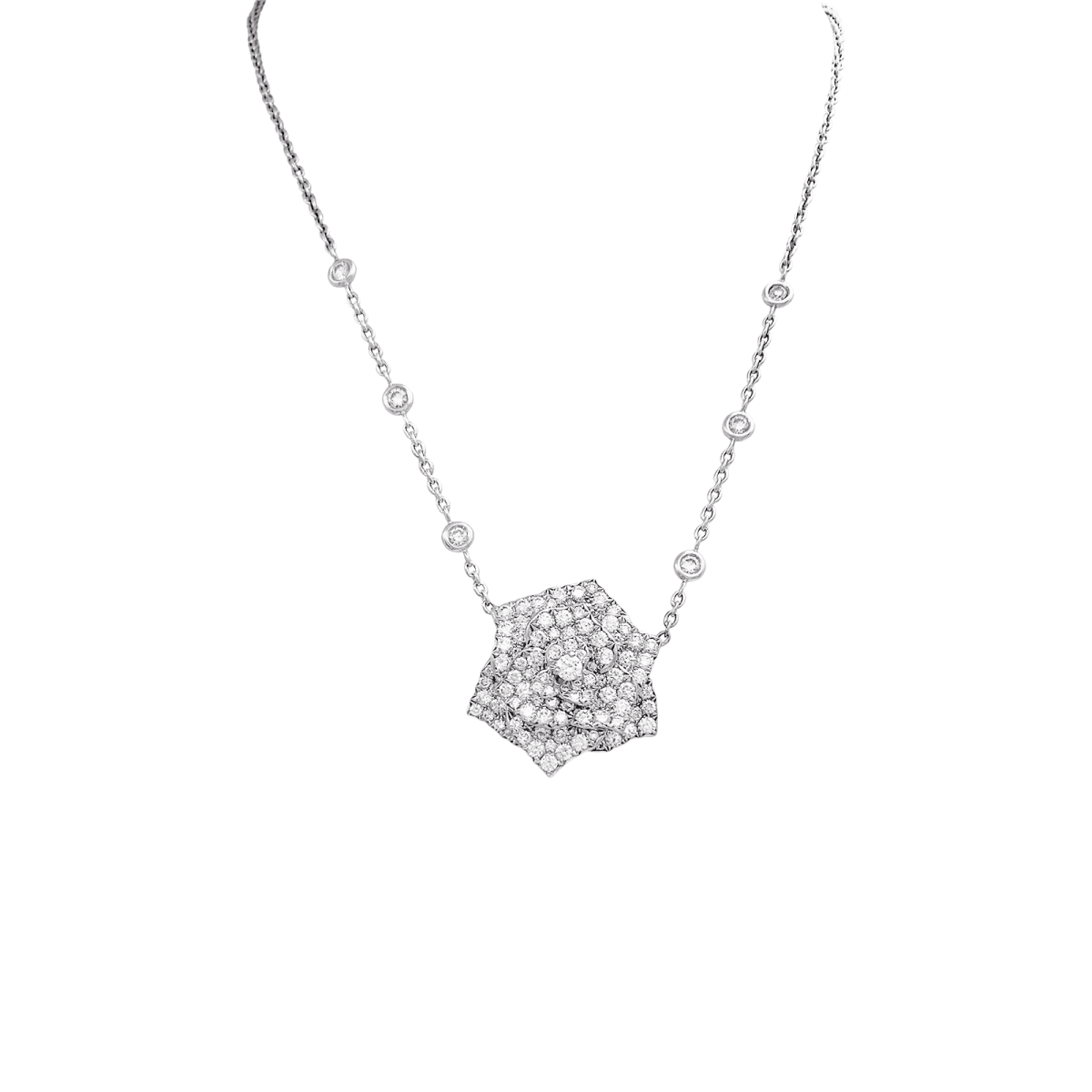 Collier PIAGET "Rose" en or blanc et diamants - Castafiore