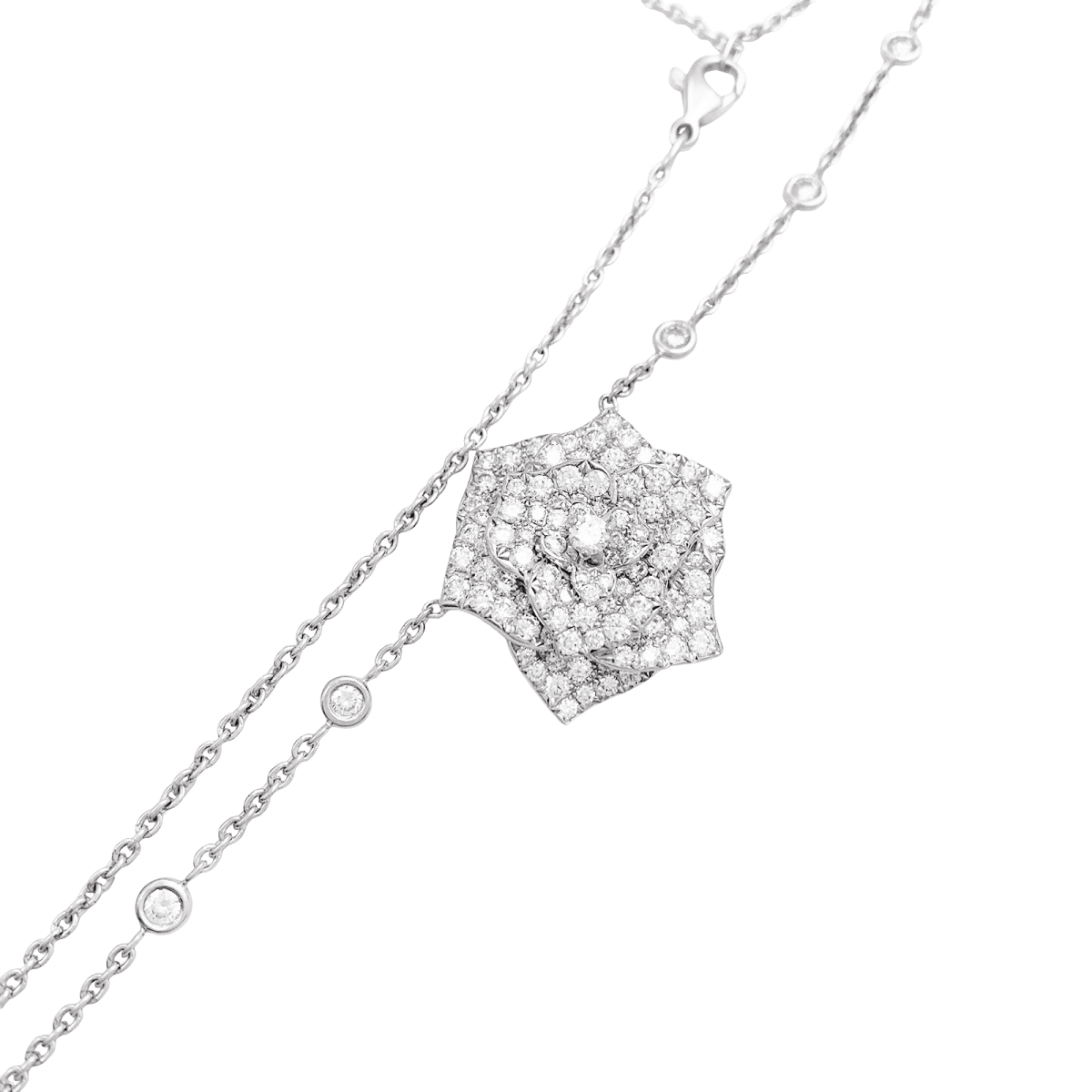 Collier PIAGET "Rose" en or blanc et diamants - Castafiore