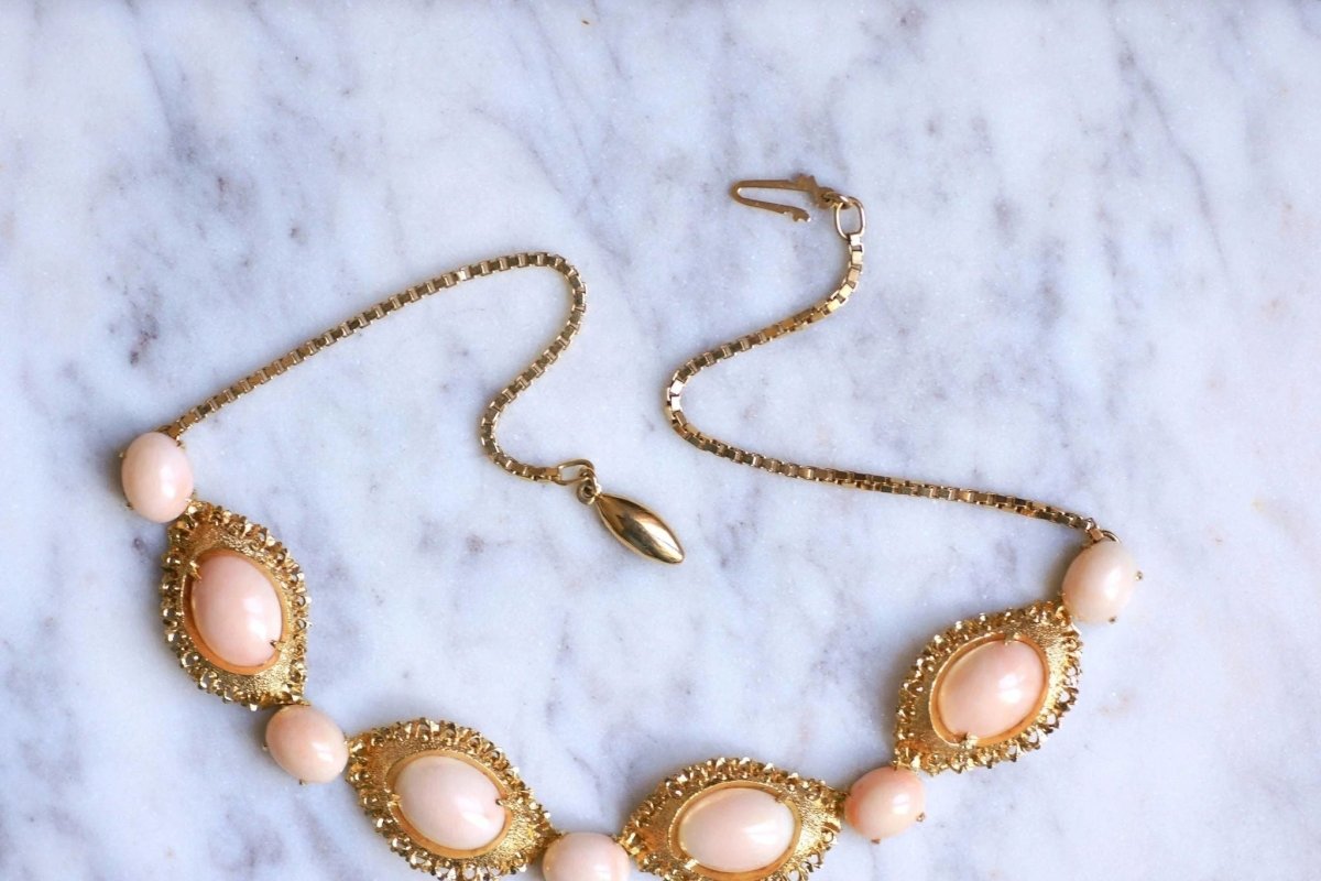 Collier ras de cou corail peau d'ange - Castafiore