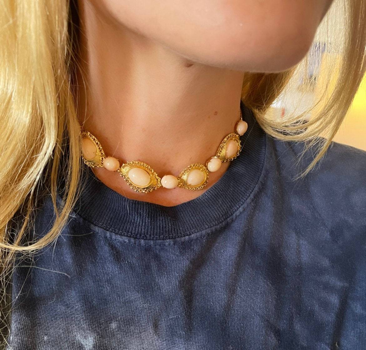 Collier ras de cou corail peau d'ange - Castafiore