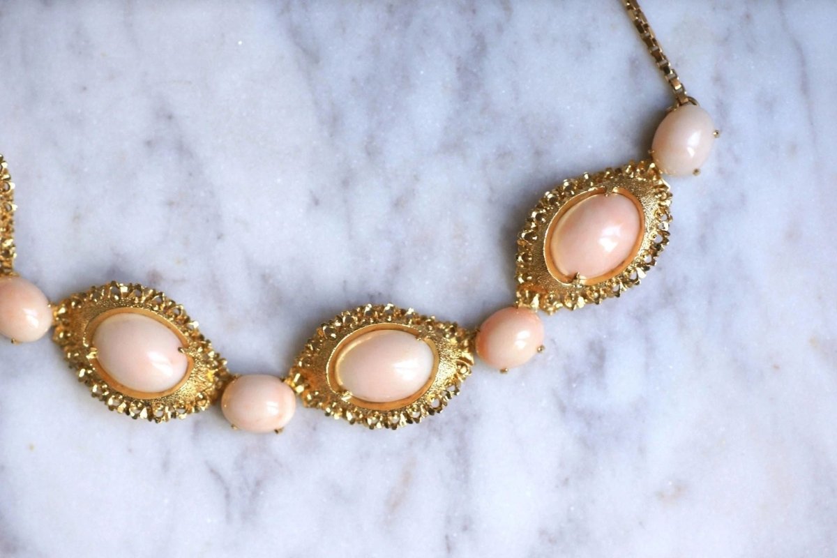 Collier ras de cou corail peau d'ange - Castafiore