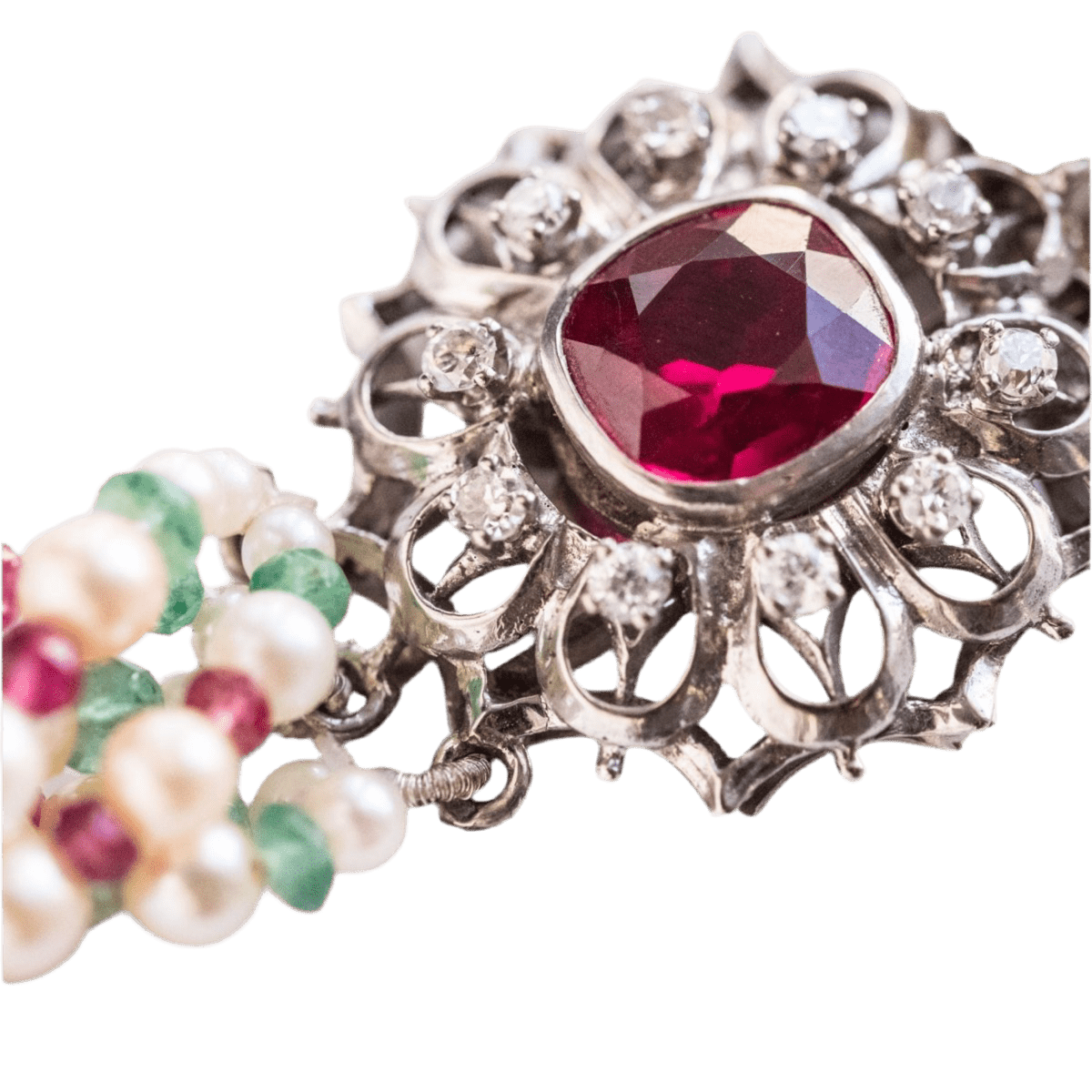 Collier Ras de Cou en or blanc, perles, rubis, saphirs, spinelles et diamants - Castafiore