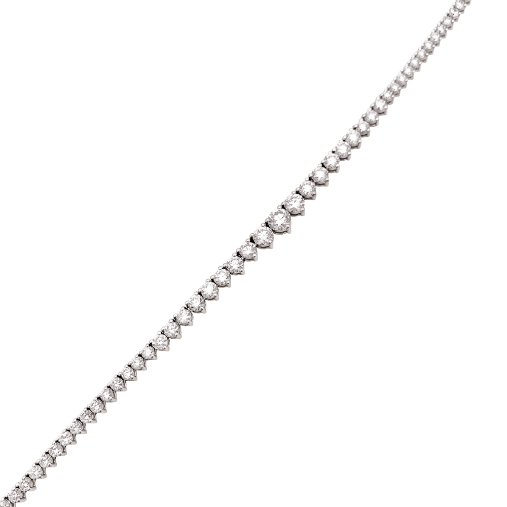 Necklace river in white gold and diamonds.