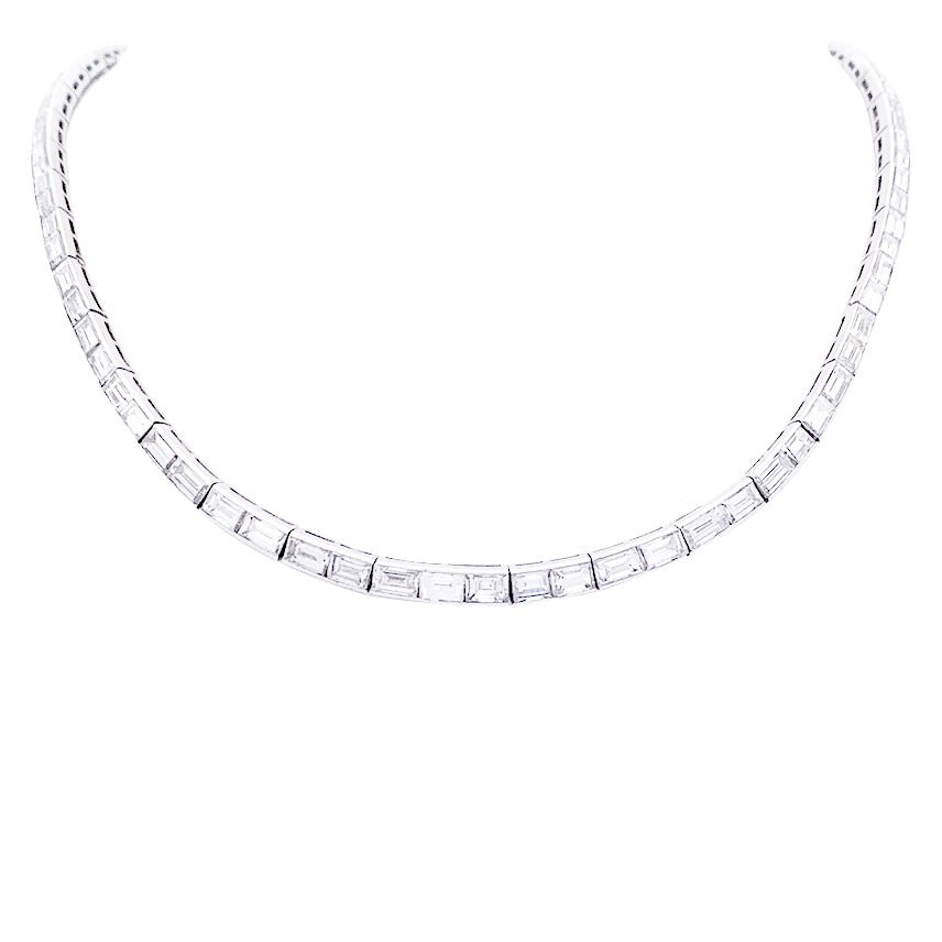 Collier rivière platine, diamants baguettes. - Castafiore