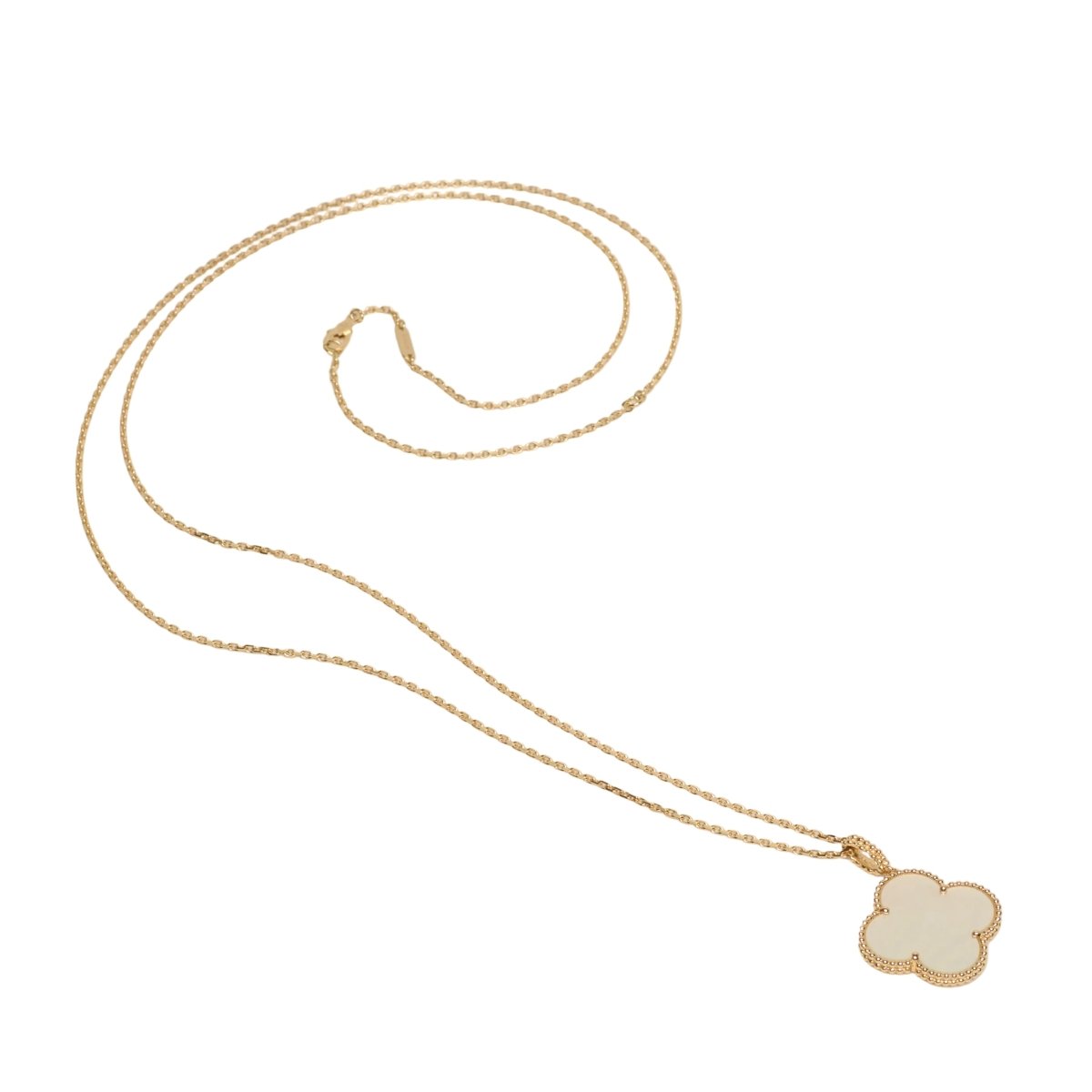 Collier Sautoir VAN CLEEF & ARPELS "Magic Alhambra" en or jaune et nacre - Castafiore