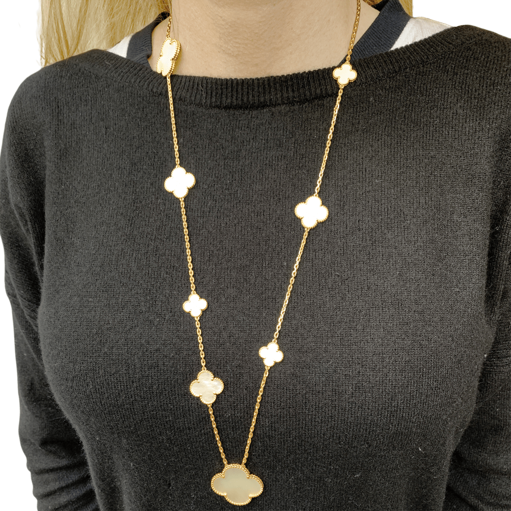 Sautoir Van Cleef & Arpels, "Magic Alhambra", yellow gold and mother-of-pearl.