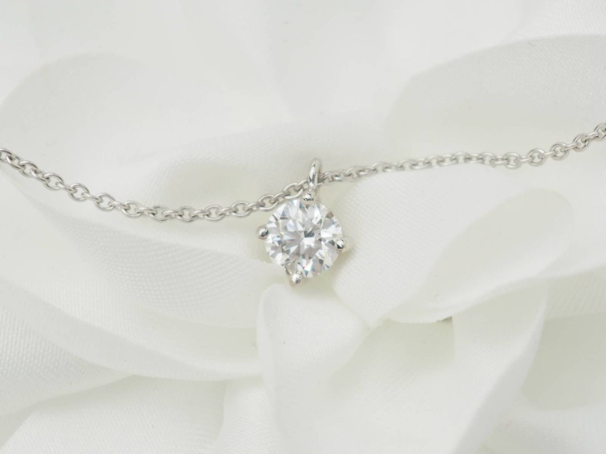 Collier solitaire en or blanc et diamant 0.70ct - Castafiore
