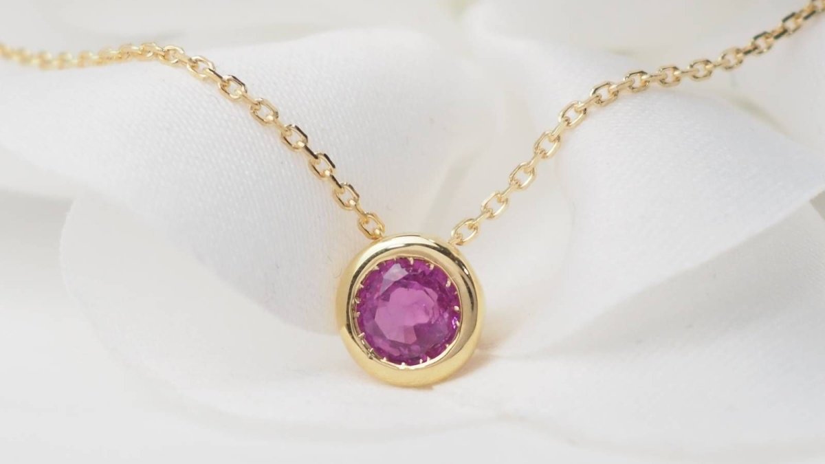 Collier solitaire en or jaune et rubis - Castafiore