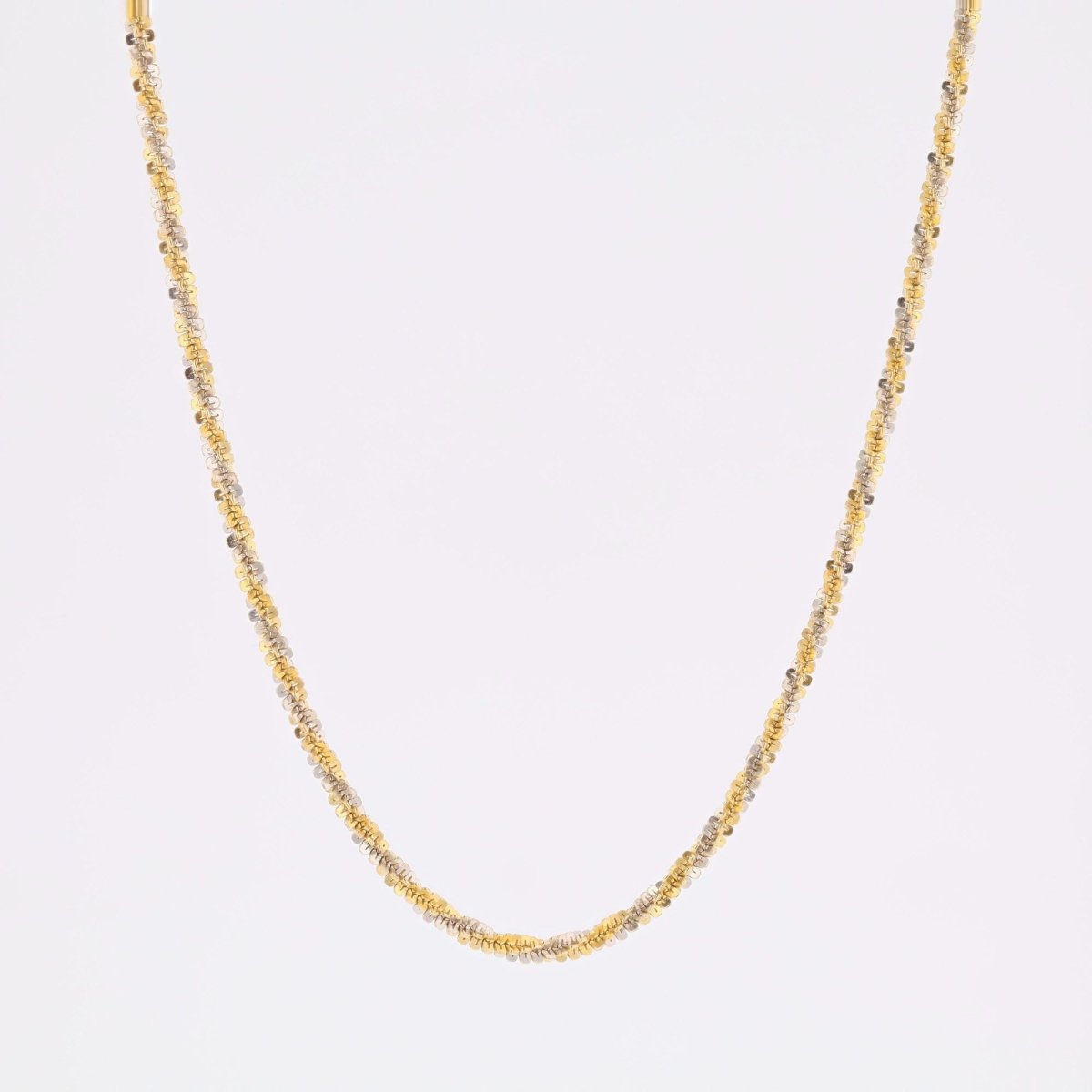 Twisted chain in two-tone gold