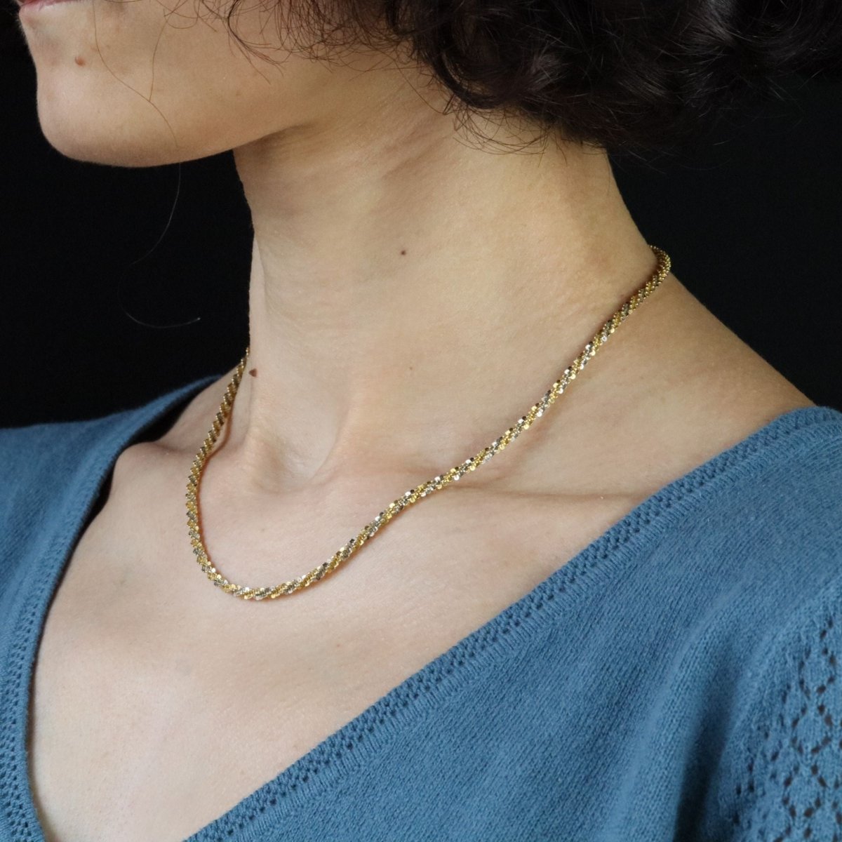 Twisted chain in two-tone gold
