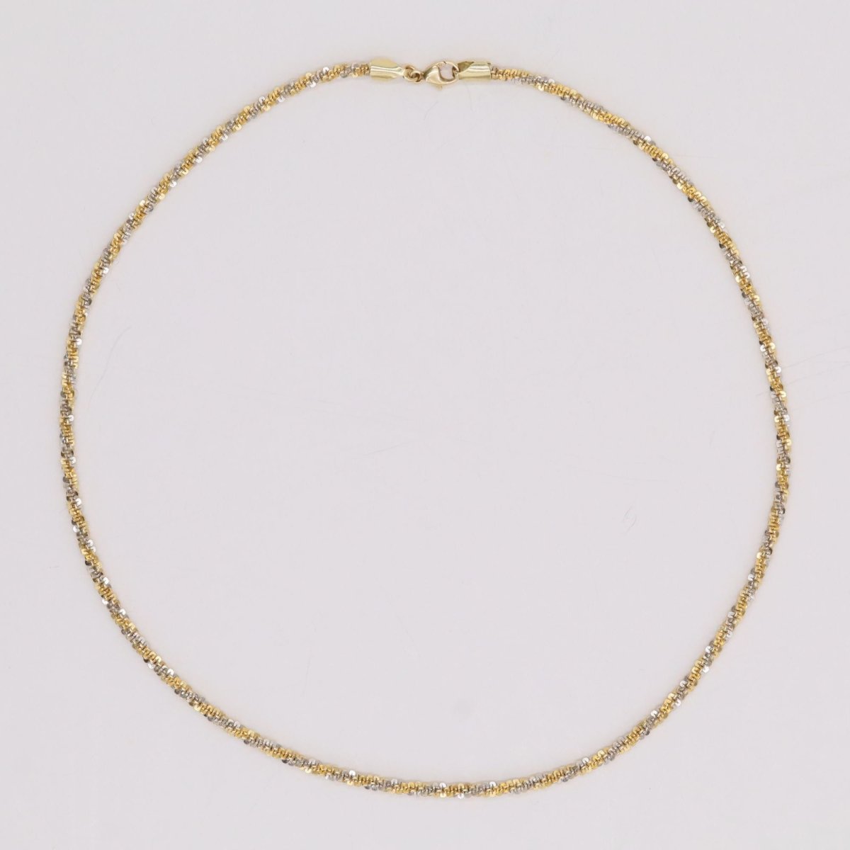 Twisted chain in two-tone gold