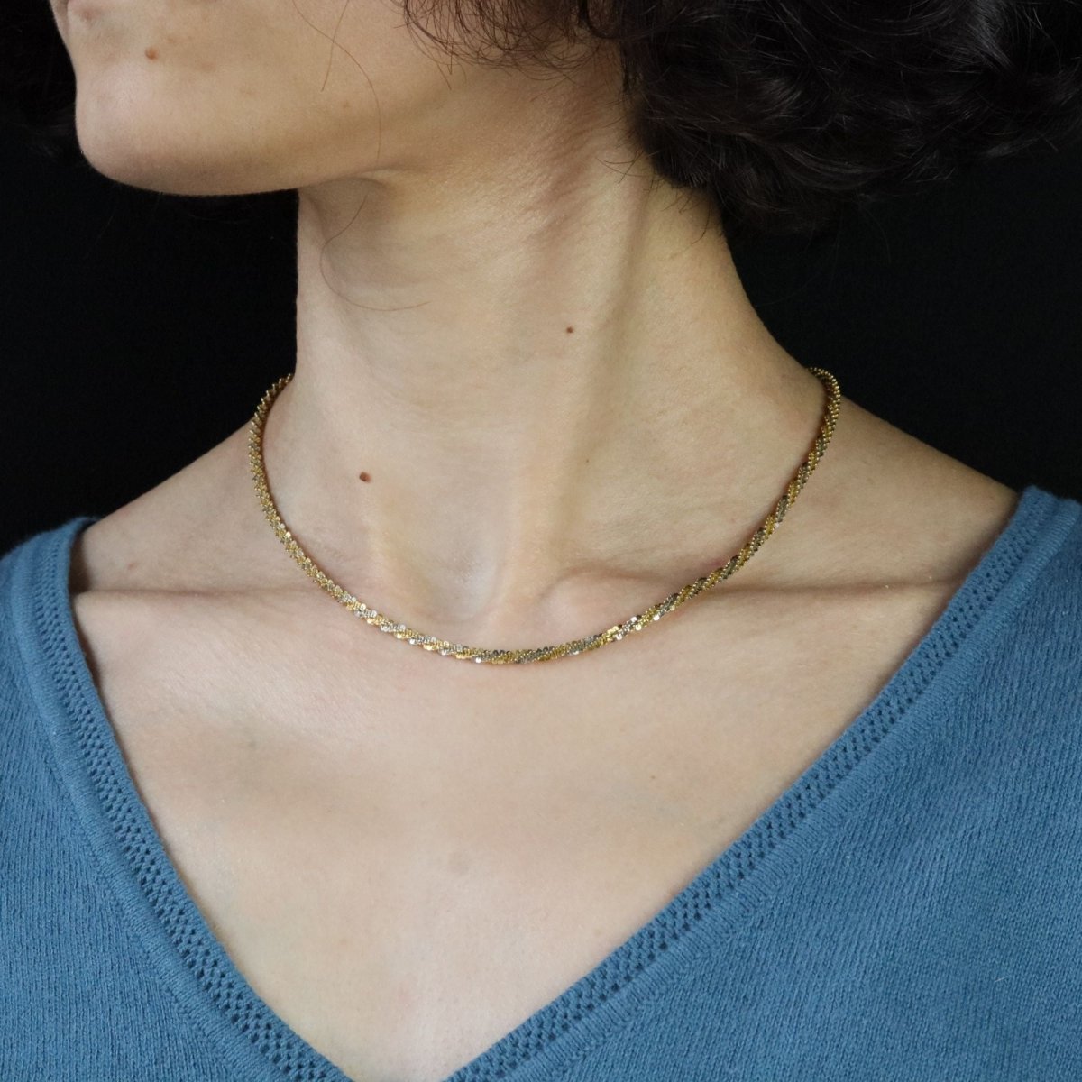 Twisted chain in two-tone gold