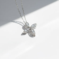 Collier Trèfle en or blanc et diamants - Castafiore