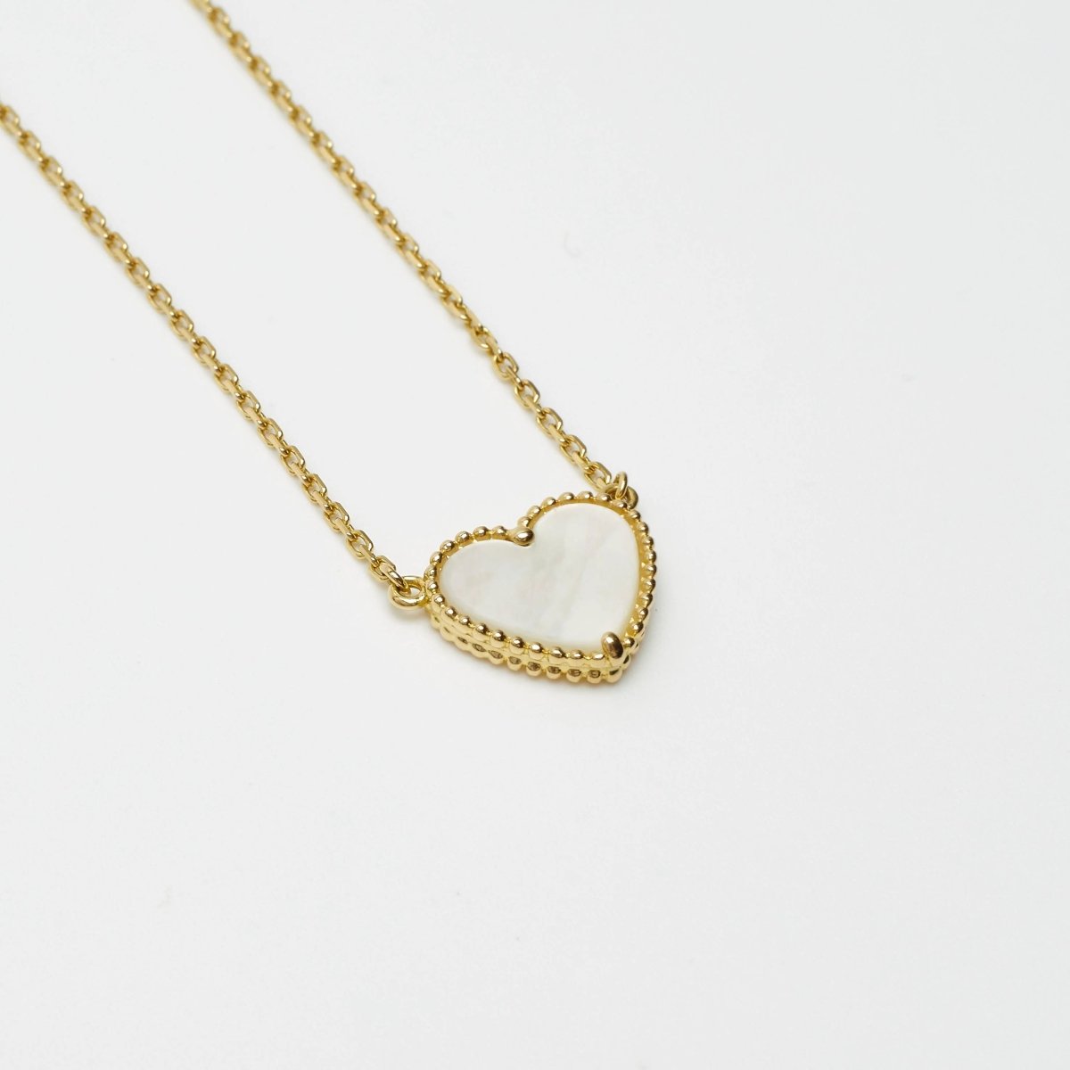 Collier Van Cleef & Arpels Lucky Alhambra Heart nacre blanche en or jaune - Castafiore