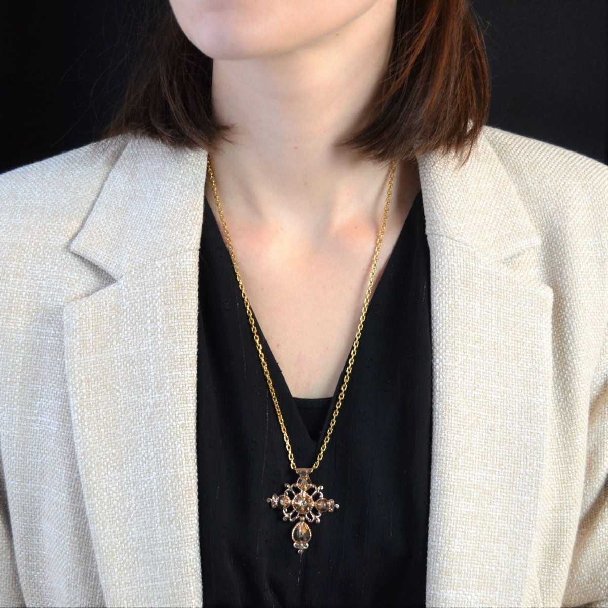 Croix ancienne rondes bosses - Castafiore