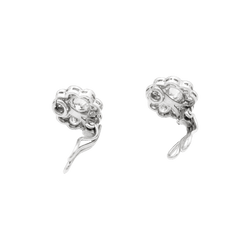 Boucles d'oreilles en or blanc, platine et diamants.