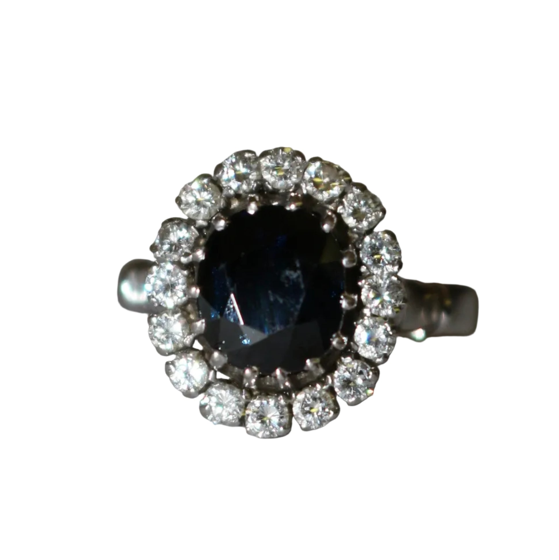 Marguerite Ring in White gold, Sapphire, and Diamonds
