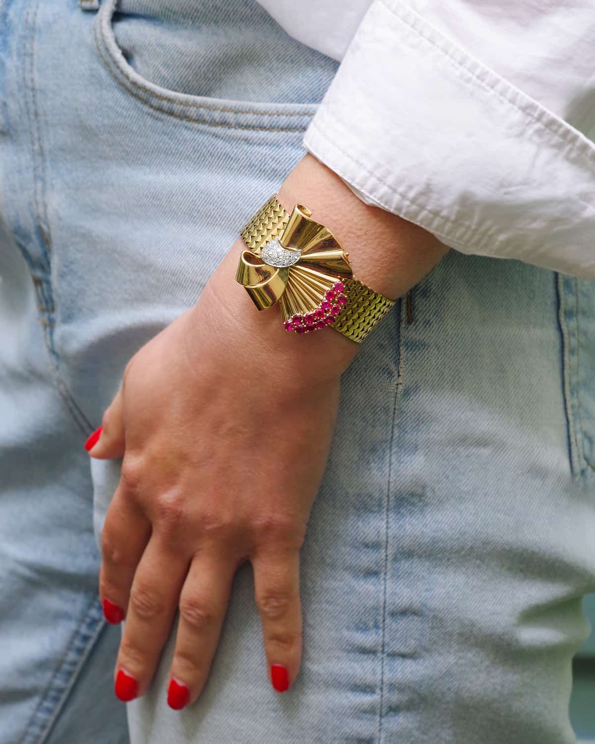 Bracelet Souple en or jaune, platine, rubis et diamants