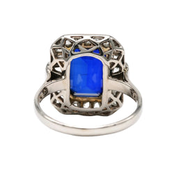 Entourage Ring in white gold, sapphire, and diamonds