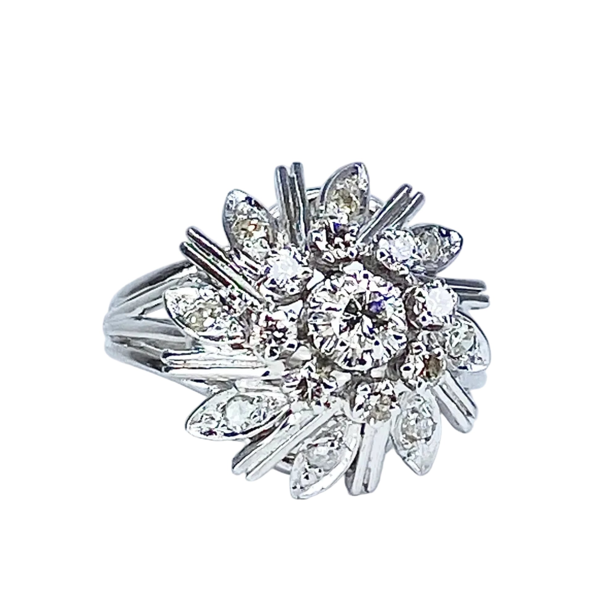 Bague Marguerite en or blanc et diamants