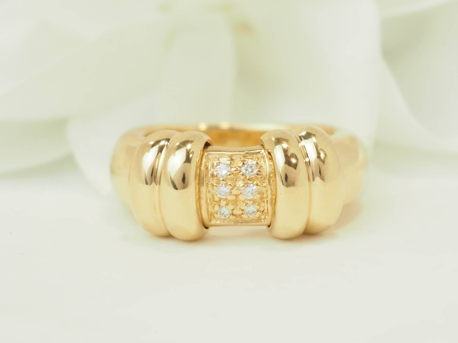 Yellow gold and diamond Ring