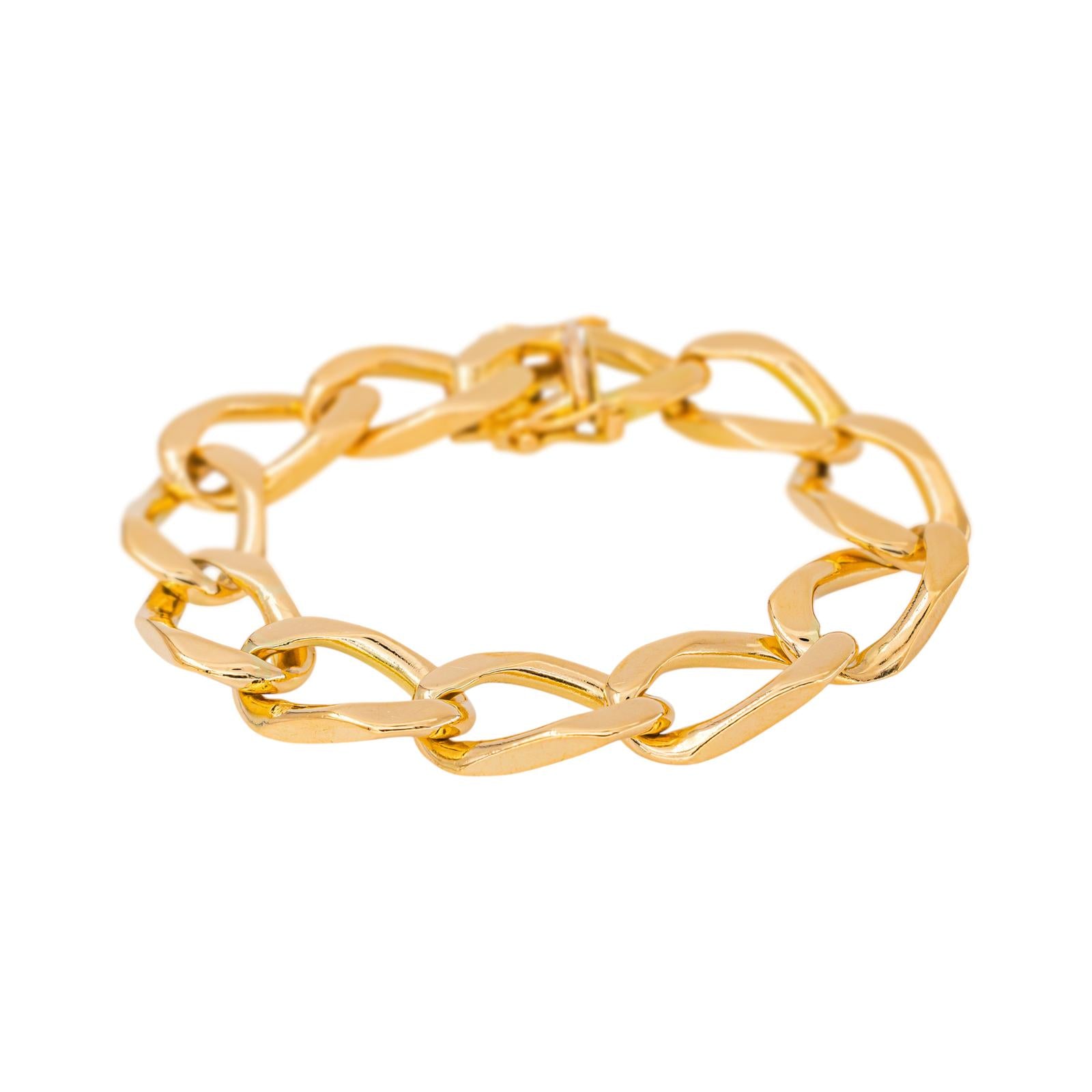 Yellow gold curb chain bracelet