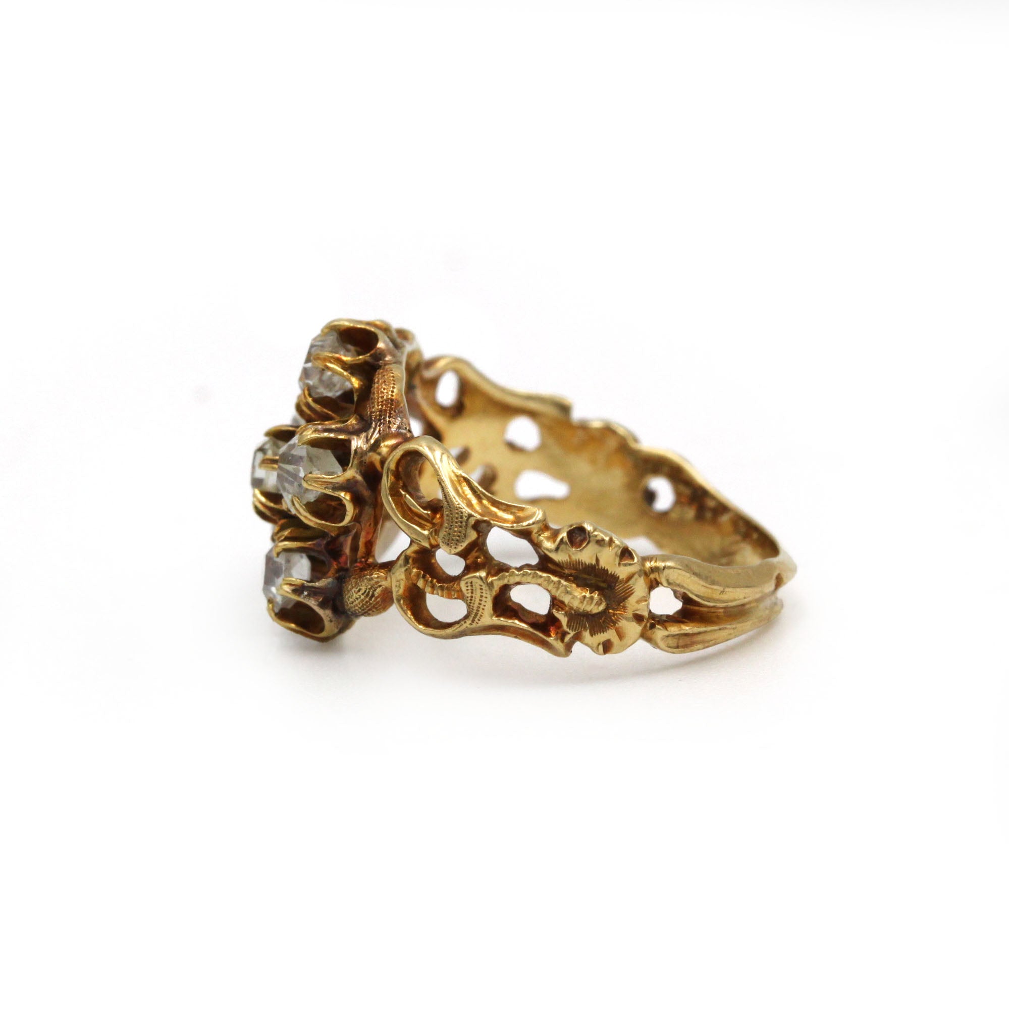 Bague Marguerite en or jaune et diamants