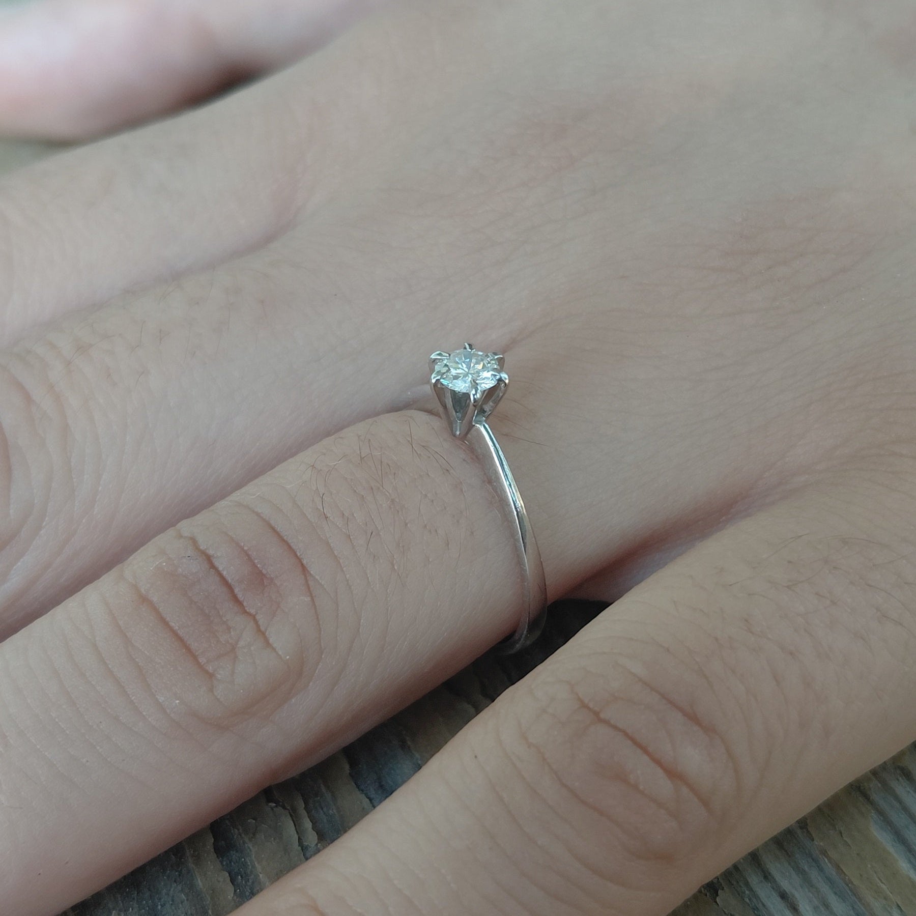 Bague Solitaire en or blanc et diamant