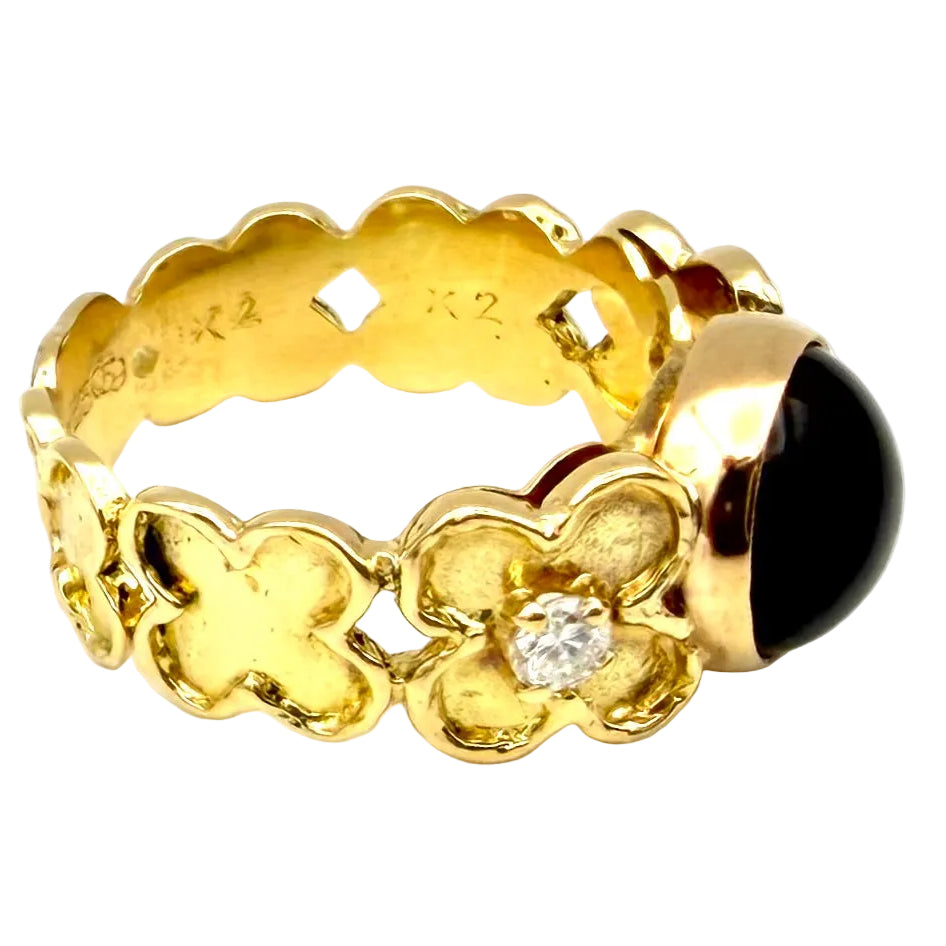 VAN CLEEF & ARPELS. Bague vintage en or jaune 18K, onyx et diamants