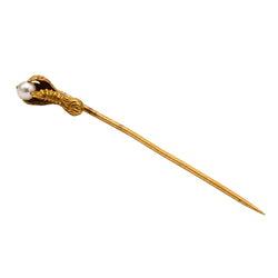 Yellow gold and pearl brooch