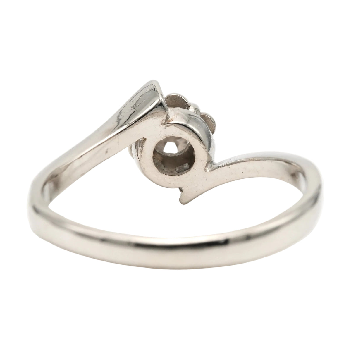 White Gold Solitaire Ring with Diamond
