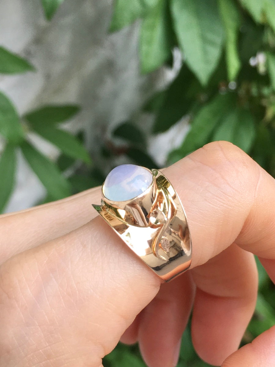 Yellow Gold Solitaire Ring with Moonstone