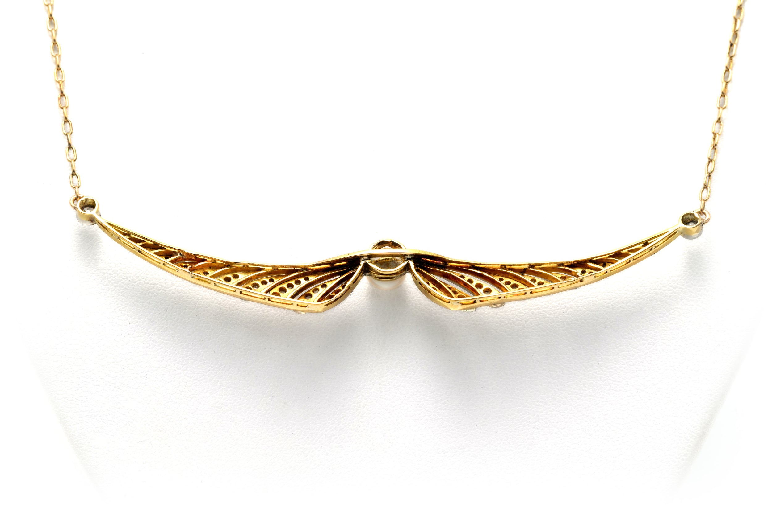 Collier Pendentif en or jaune, perle et diamants