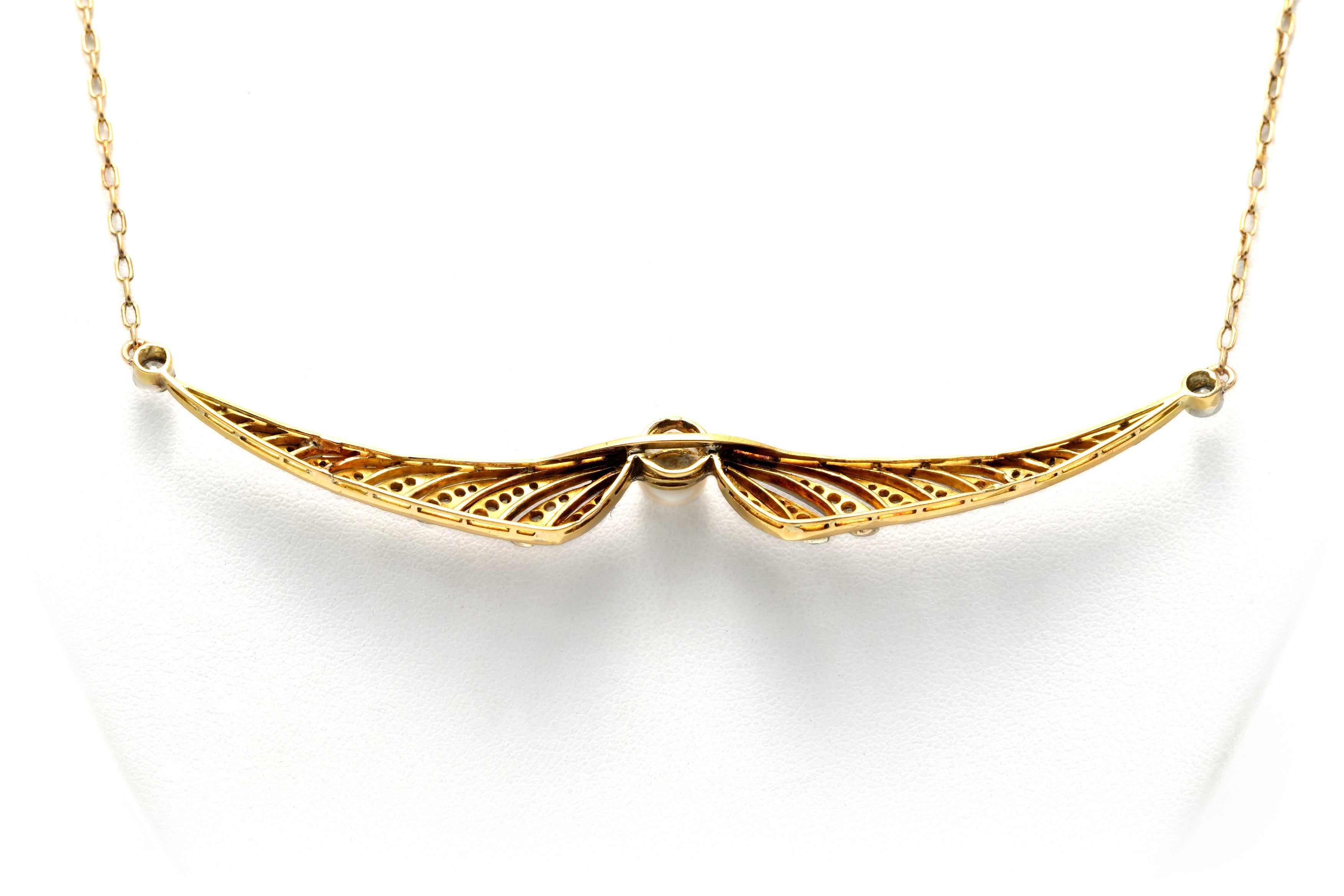 Collier Pendentif en or jaune, perle et diamants