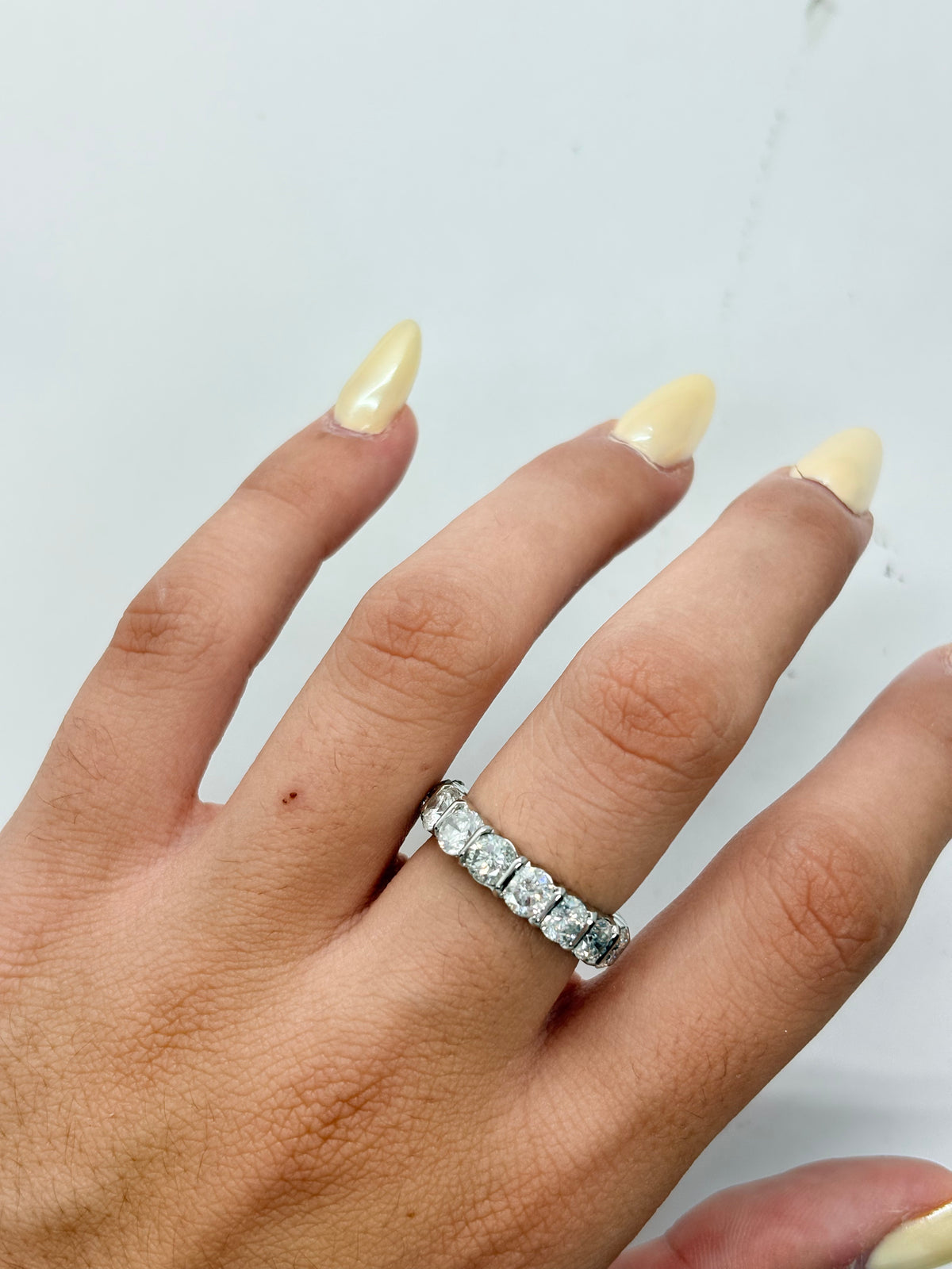 Bague Alliance en or blanc et diamants