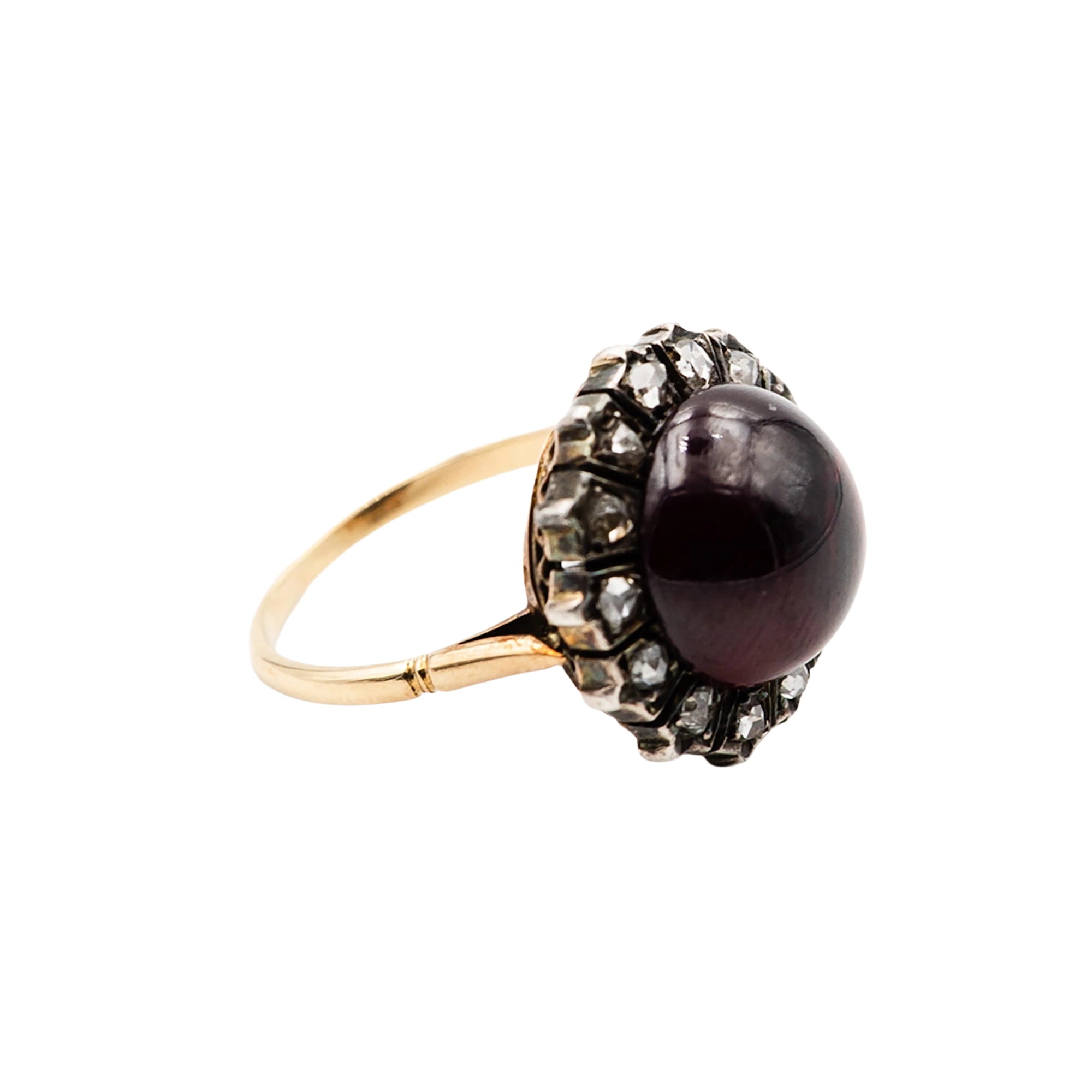 Marguerite Ring in Yellow Gold, Silver, Garnet, and Diamonds