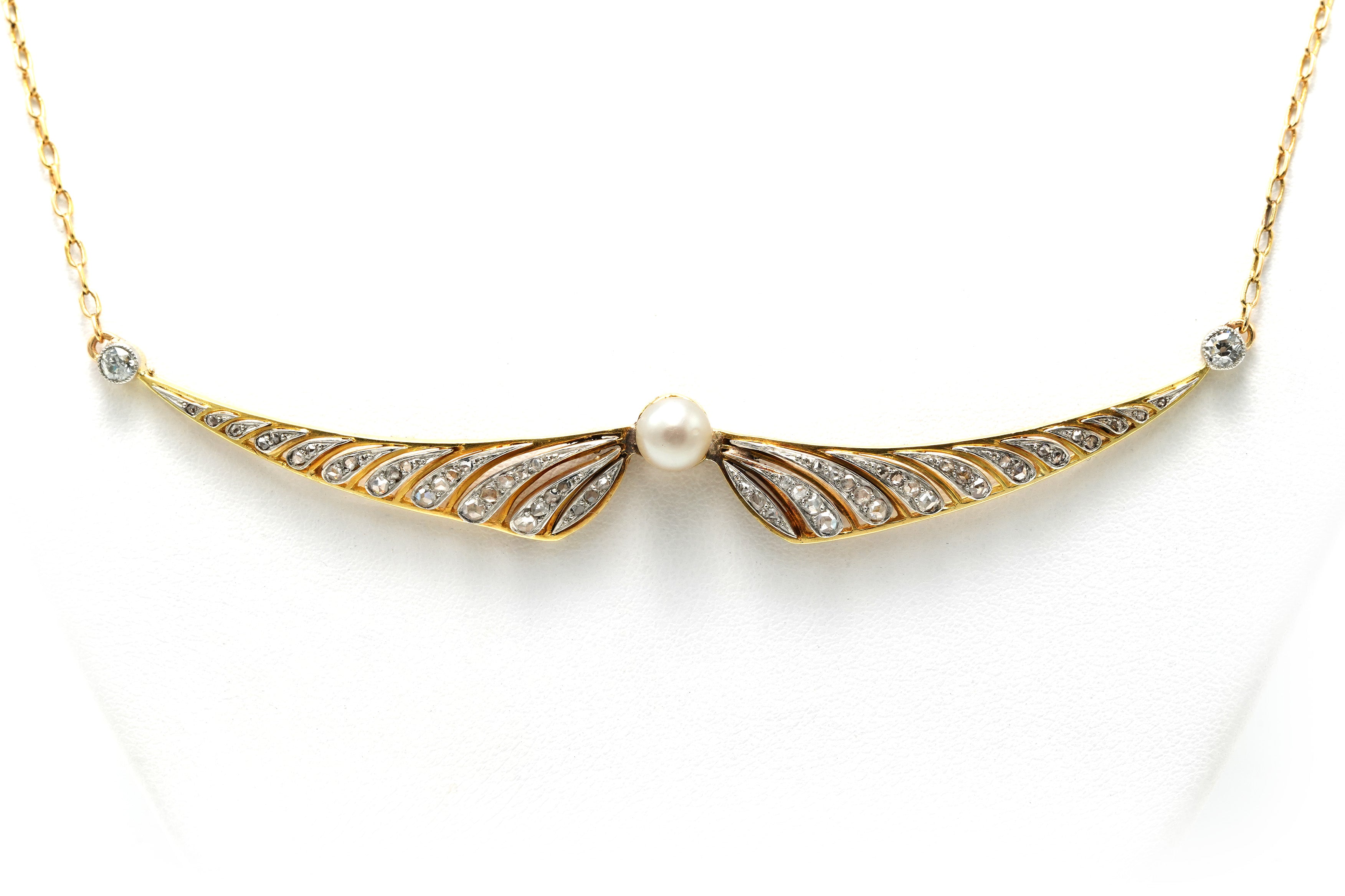 Collier Pendentif en or jaune, perle et diamants