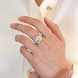 Entourage Ring in Platinum and Diamonds