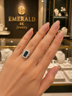 "Entourage" Ring in White Gold, Topaz, and Diamonds